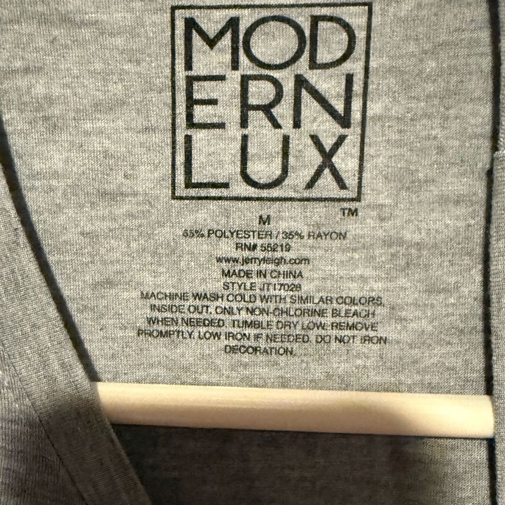 NWT Modern Lux Gray California T-Shirt Size M - Picture 5 of 5